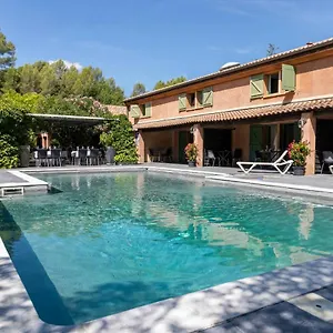 Au Relais De Trans Hotel